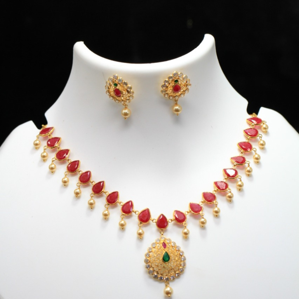 https://www.jewelnidhi.com/img/1665731378ruby neck.png